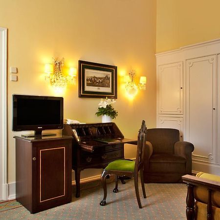 โรงแรมอเวนิดา พาเลซ ลิสบอน ภายนอก รูปภาพ A room at the hotel