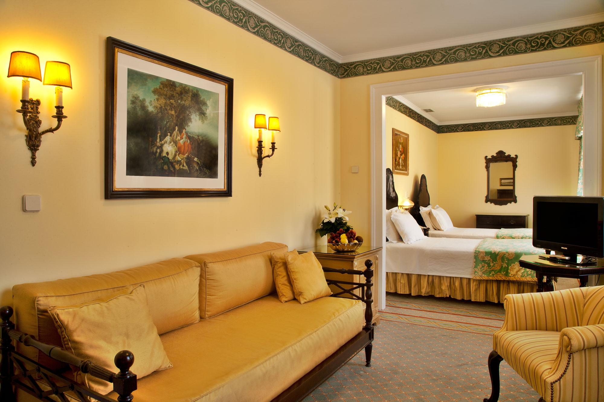 โรงแรมอเวนิดา พาเลซ ลิสบอน ภายนอก รูปภาพ A suite at the hotel