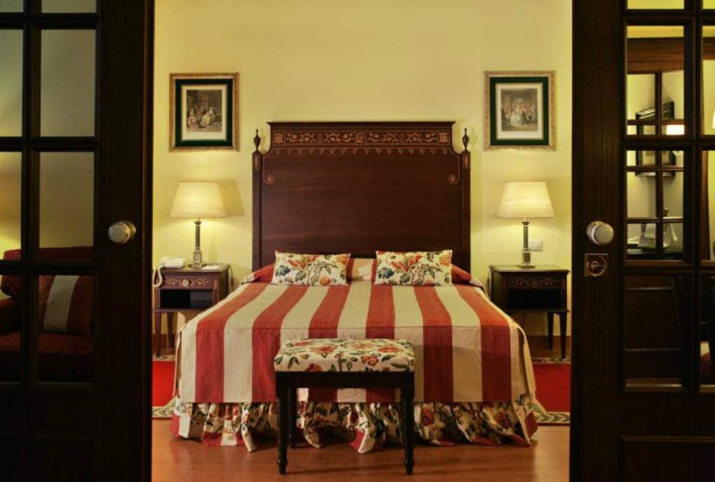 โรงแรมอเวนิดา พาเลซ ลิสบอน ห้อง รูปภาพ A bedroom at the hotel