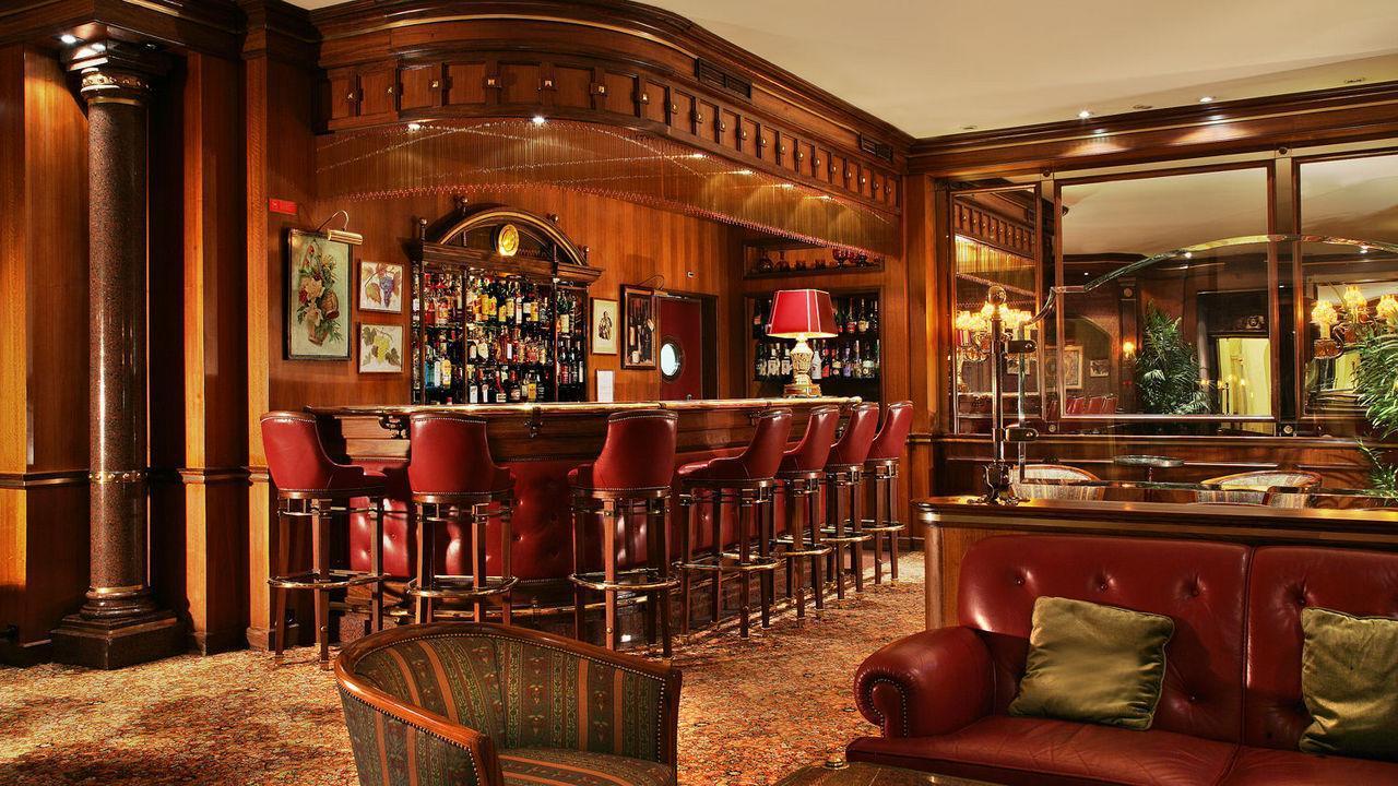 โรงแรมอเวนิดา พาเลซ ลิสบอน ภายนอก รูปภาพ The bar at the St. George Hotel