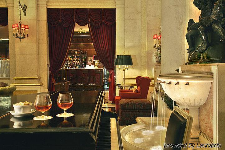 โรงแรมอเวนิดา พาเลซ ลิสบอน ร้านอาหาร รูปภาพ The bar at the St. Regis New York