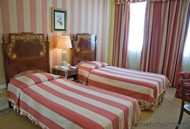 โรงแรมอเวนิดา พาเลซ ลิสบอน ห้อง รูปภาพ A room at the hotel