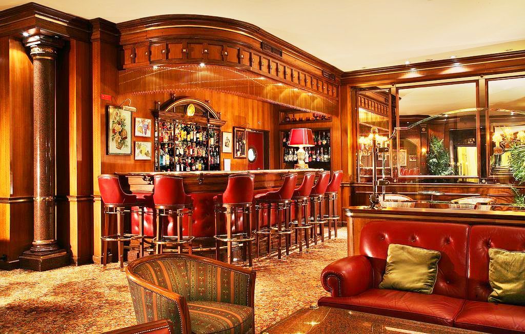 โรงแรมอเวนิดา พาเลซ ลิสบอน ภายนอก รูปภาพ The bar at the St. Regis