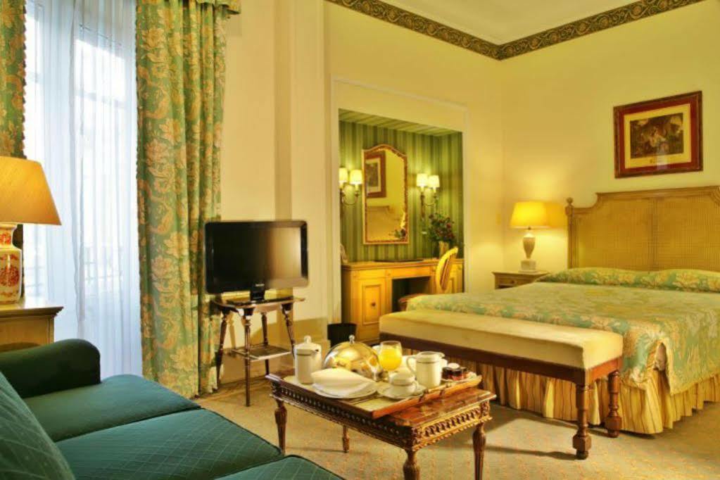 โรงแรมอเวนิดา พาเลซ ลิสบอน ห้อง รูปภาพ A room at the hotel