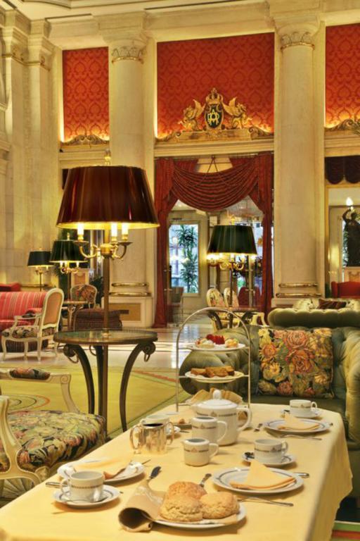 โรงแรมอเวนิดา พาเลซ ลิสบอน ภายนอก รูปภาพ The lobby