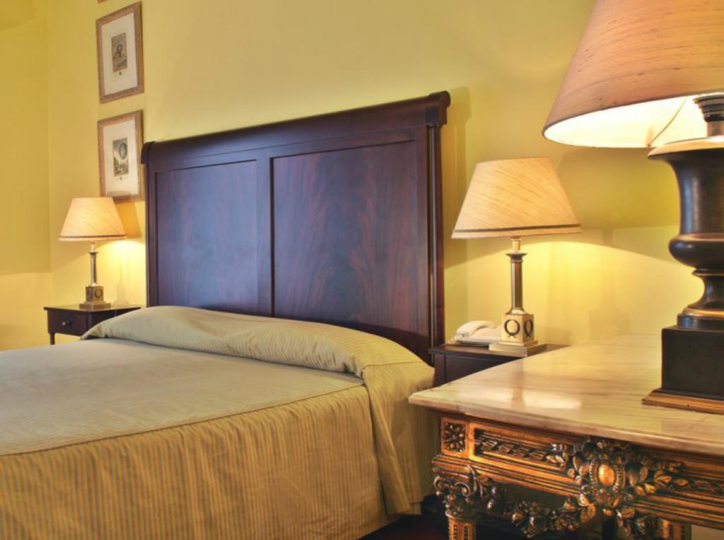 โรงแรมอเวนิดา พาเลซ ลิสบอน ห้อง รูปภาพ A bedroom at the hotel